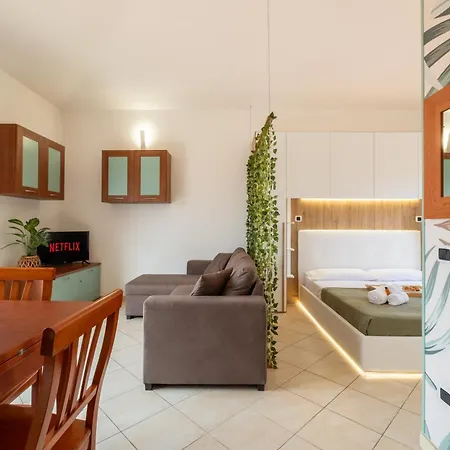 Διαμέρισμα Sunshine - Attico Λα Μανταλένα