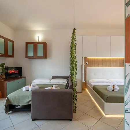 Sunshine - Attico * Λα Μανταλένα